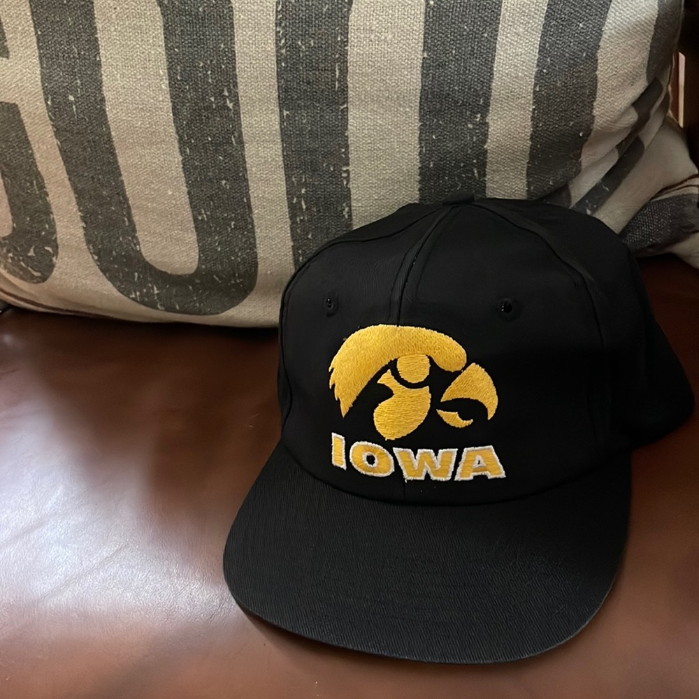 UNIVERSITY OF IOWA / Twins Enterprise Adjustable Flat Brim Hat